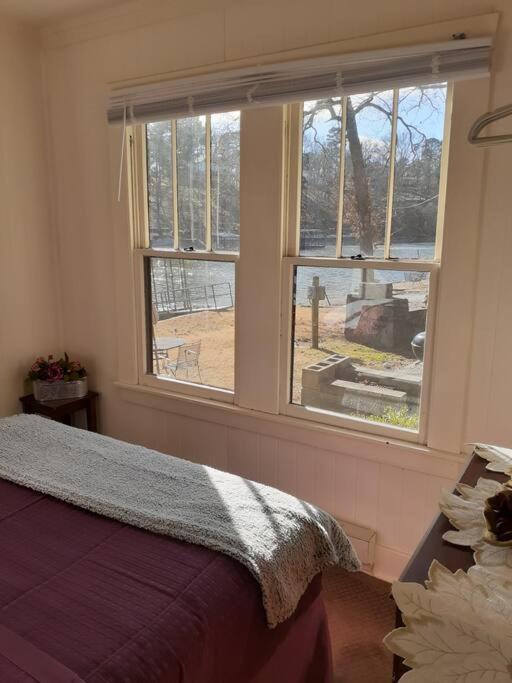 #05 - Lakefront Two Bedroom Cottage- Pet Friendly Hot Springs Exterior foto